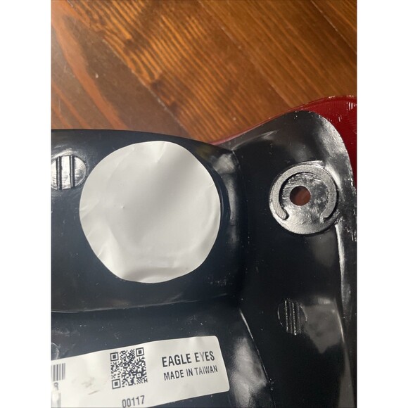 Tail Light Eagle Eyes FR278-U000R New - Picture 9 of 16